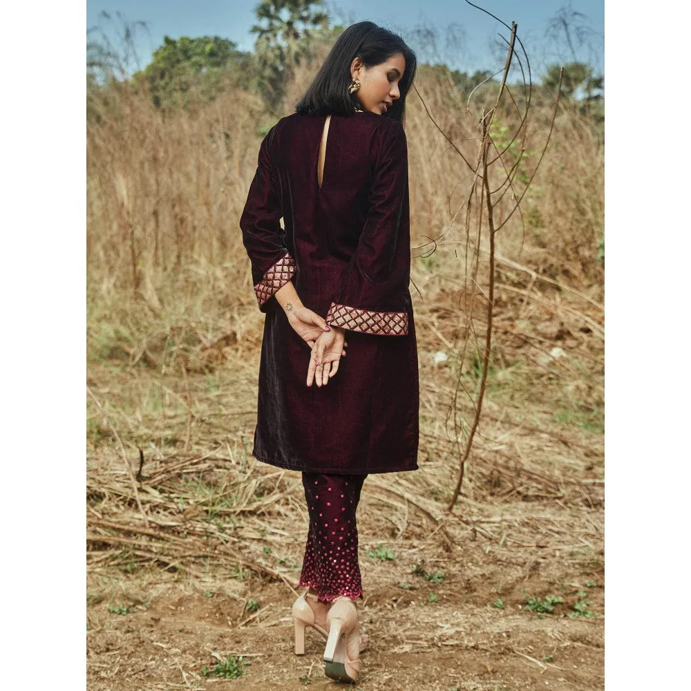 MONK & MEI Anne Kurta And Pant Wine (Set of 2)