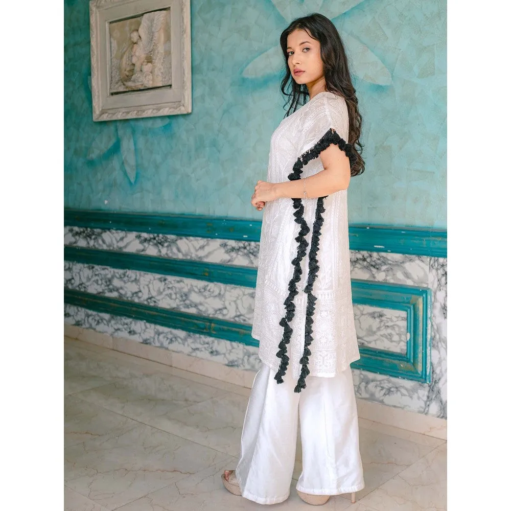 MONK & MEI Begum Chikankari Kaftan & Pants- White (Set of 2)